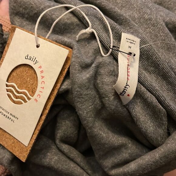 Anthropologie - Daily Practice by Anthropologie Draped Cowl Neck Maxi Dress - Picture 7 of 11